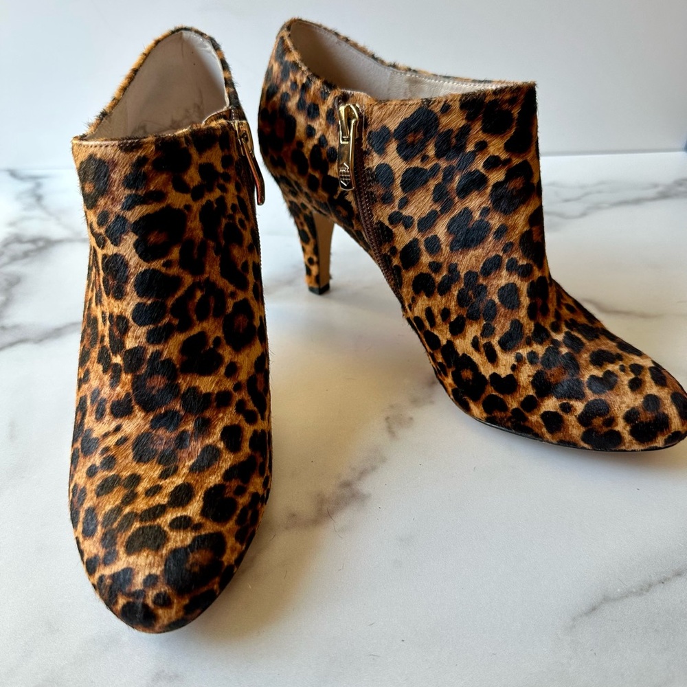 Vince Camuto Leopard Print Booties (8M/EU38)